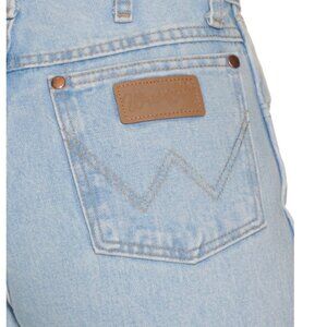 Authentic Wrangler Premium Performance Jeans Size 4 with a 34" Inseam